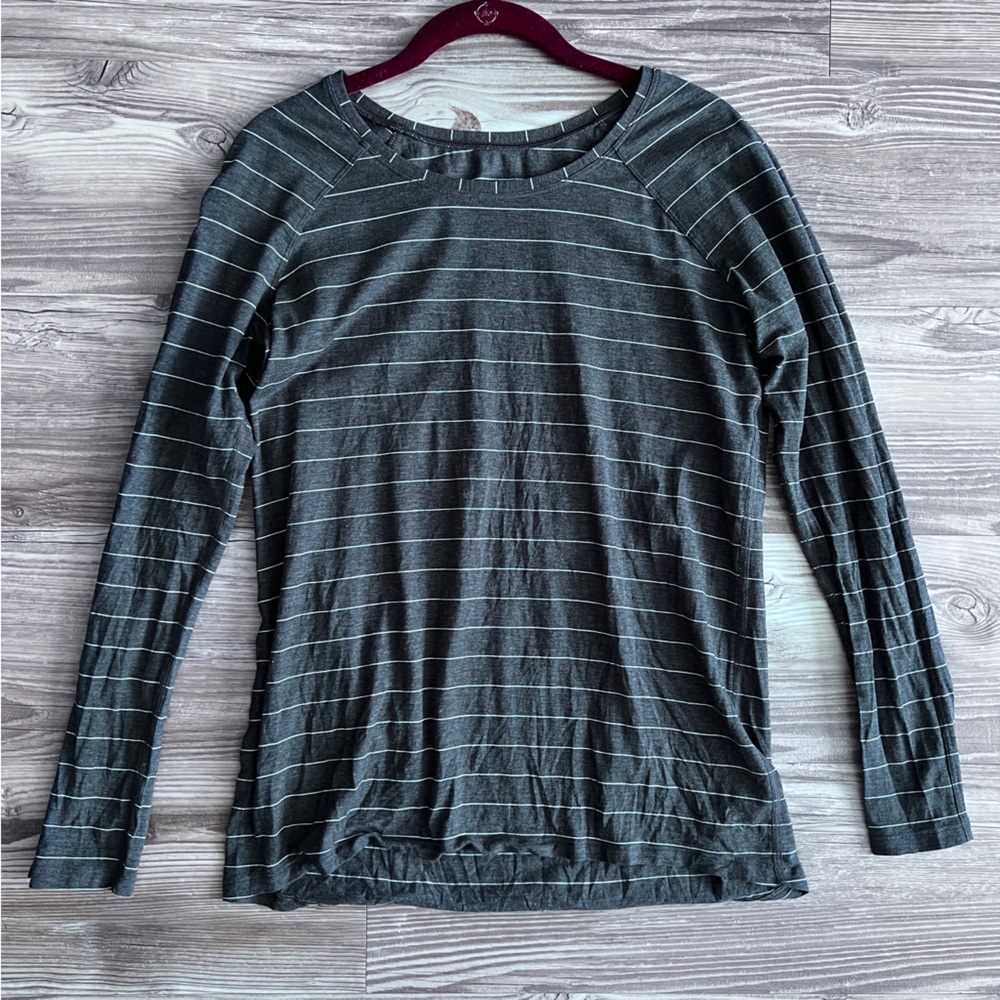 Lululemon Emerald Long Sleeve Short Serve Stripe Heathered Black White